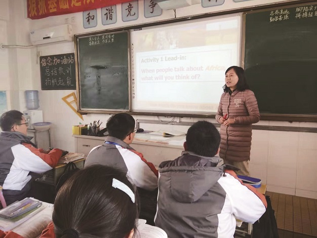 2019年6月,随着高考成绩的揭晓,市第二中学高三(8)班的高考成绩单吸引